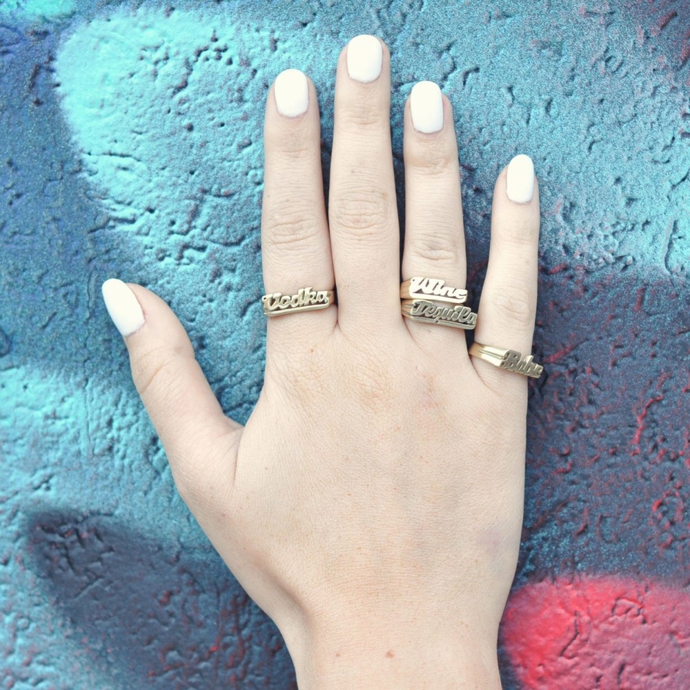 Wine nameplate ring